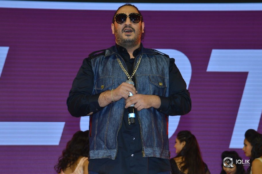 Vinaya-Vidheya-Rama-Movie-Pre-Release-Event